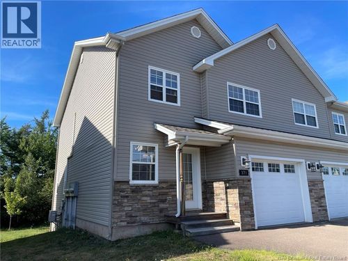371 Dolbeau St, Dieppe, NB, E1A9P9 | Card Image
