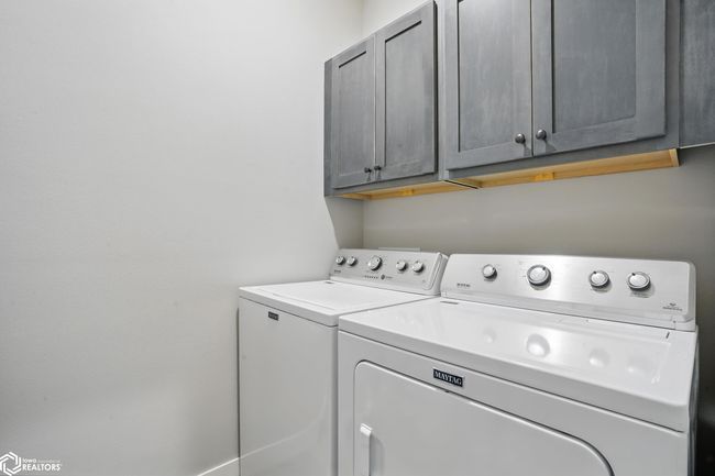 1015 E Adams St, Home with 2 bedrooms, 2 bathrooms and null parking in Washington IA | Image 15