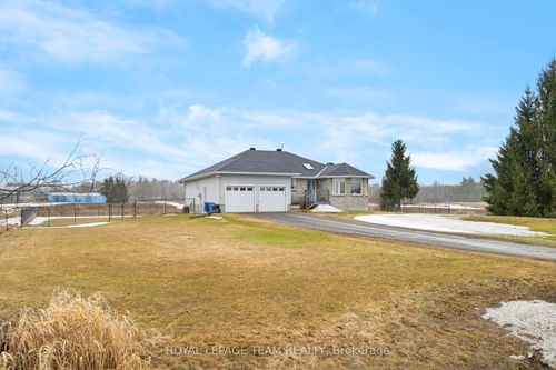 2090 Old Birch Rd, Fitzroy Harbour, ON, K0A1X0 | Card Image