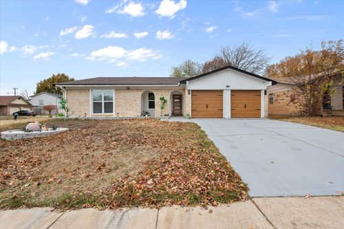 7501 Echo Hill Dr, Watauga, TX, 76148-1647 | Card Image