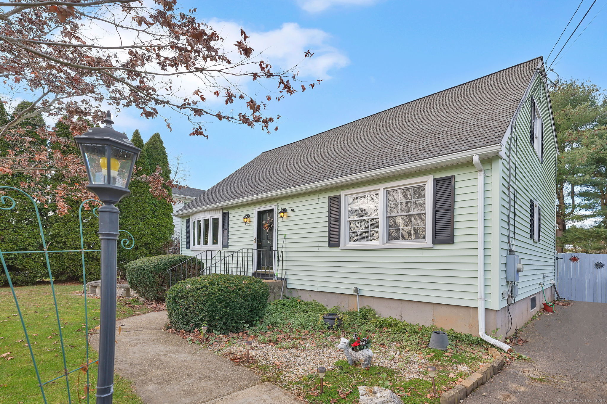 Hills St, East Hartford, CT 06118