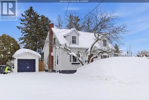 32 Salisbury Ave, Sault Ste. Marie, ON, P6B1L7 | Card Image