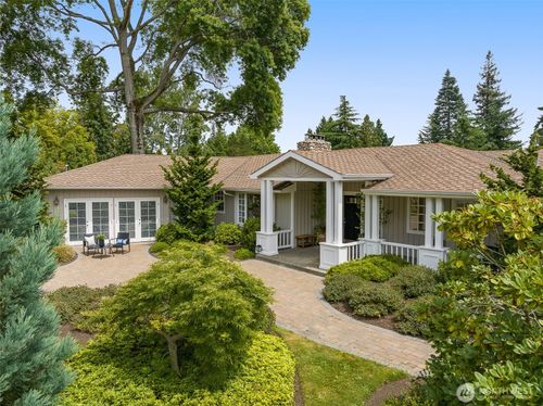 3204 Evergreen Point Rd, Medina, WA, 98039-1025 | Card Image