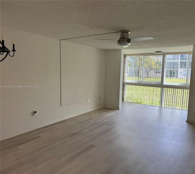 APT-112 - 8020 N Sunrise Lakes Dr, Condo with 2 bedrooms, 2 bathrooms and null parking in Sunrise FL | Image 6