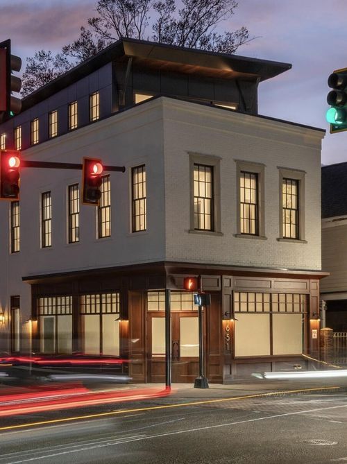 651 King St, Charleston, SC, 29403-4807 | Card Image