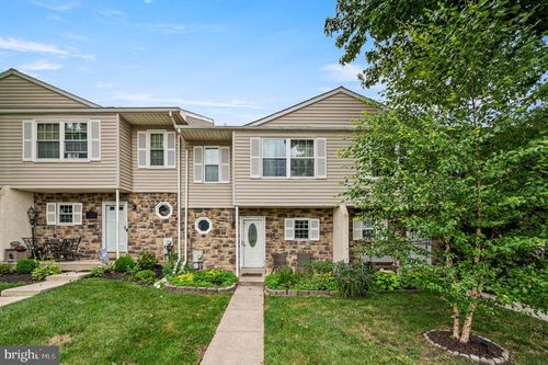 550 Lancaster Ct, DOWNINGTOWN, PA, 19335-4209 | Card Image