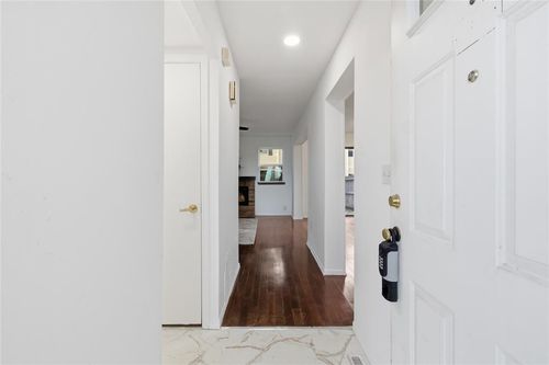 6031 Nw 53rd Ter, Warr Acres, OK, 73122-6042 | Card Image