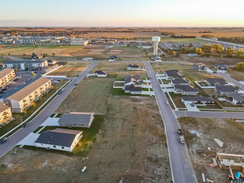 458 Bunyan Dr, Harrisburg, SD, 57032-8292 | Card Image