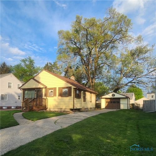 1821 Winston Blvd, Toledo, OH, 43614-3931 | Card Image