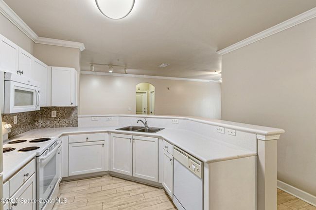 1205 - 6421 Borasco Dr, Condo with 3 bedrooms, 2 bathrooms and null parking in MELBOURNE FL | Image 9