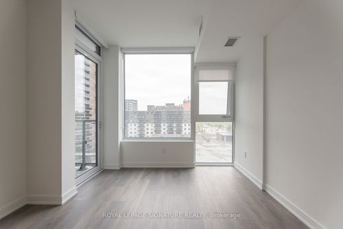 518-28 Ann St, Mississauga, ON, L5G3G1 | Card Image