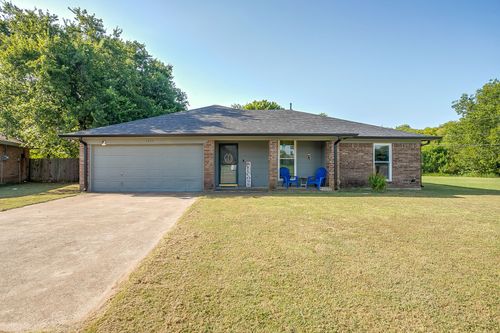 1225 Sandstone Dr, Cleburne, TX, 76033-6907 | Card Image