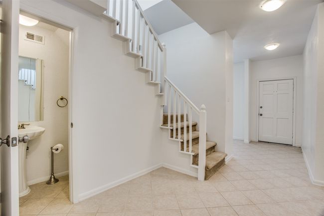 APT-101 - 3817 Rawlins St, Condo with 2 bedrooms, 3 bathrooms and null parking in Dallas TX | Image 5