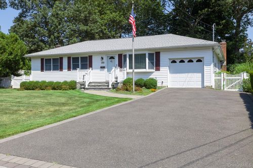 295 5th St, Saint James, NY, 11780-2519 | Card Image