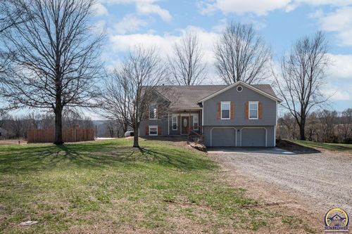 18879 Kickapoo Ridge Rd, Leavenworth, KS, 66048-8470 | Card Image