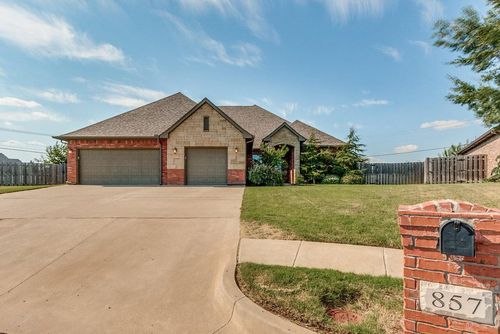 857 Northern Dancer Drive, Edmond, OK, 73025 | Card Image
