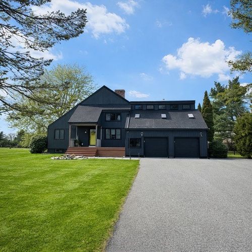 581 Middle Rd, Portsmouth, RI, 02871-2222 | Card Image