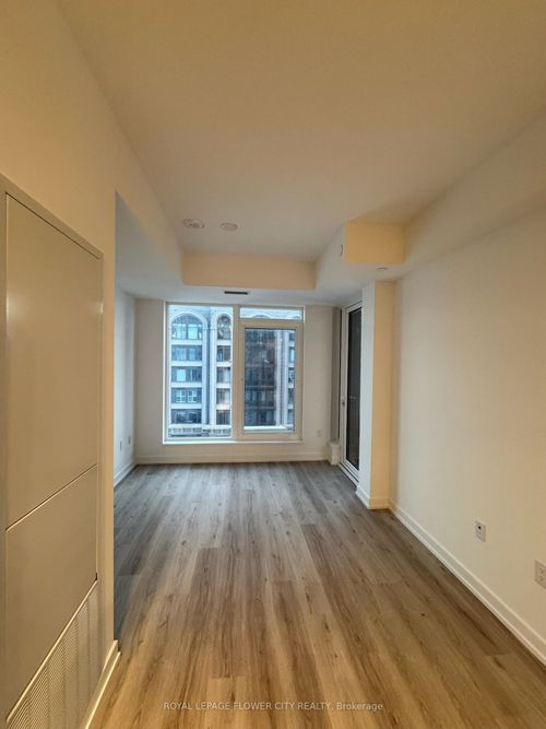 395 Square 1 Dr, Mississauga, ON, L5B0P6 | Card Image