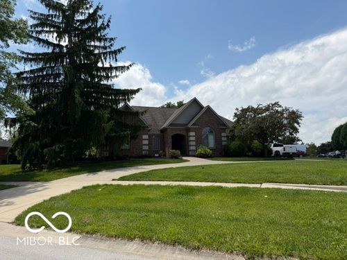 1005 Mount Vernon Dr, Greenwood, IN, 46142-1853 | Card Image