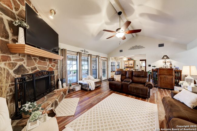 172 Home Pl, House other with 3 bedrooms, 2 bathrooms and null parking in Adkins TX | Image 8