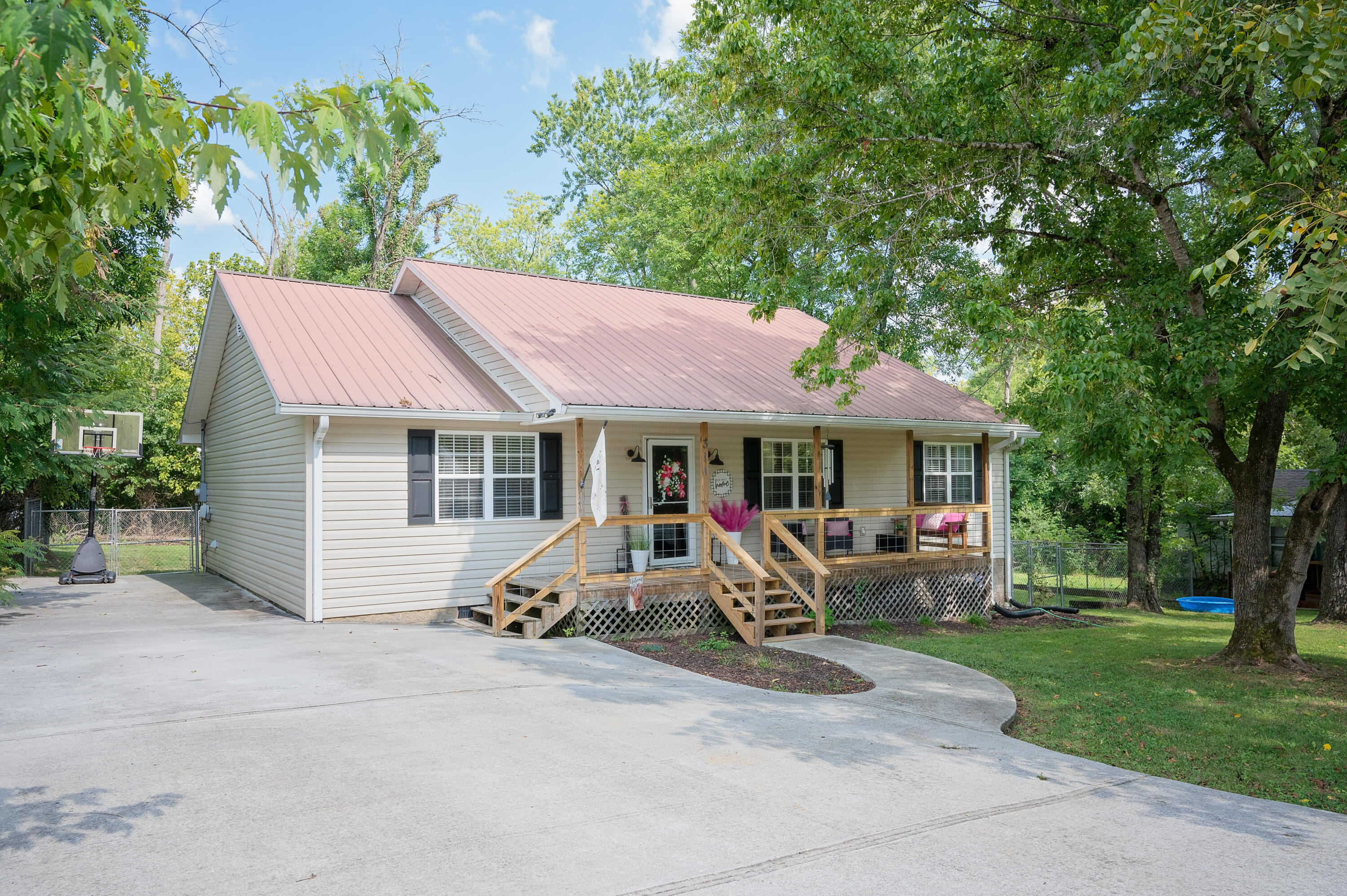 Georgia Ave, Etowah, TN 37331