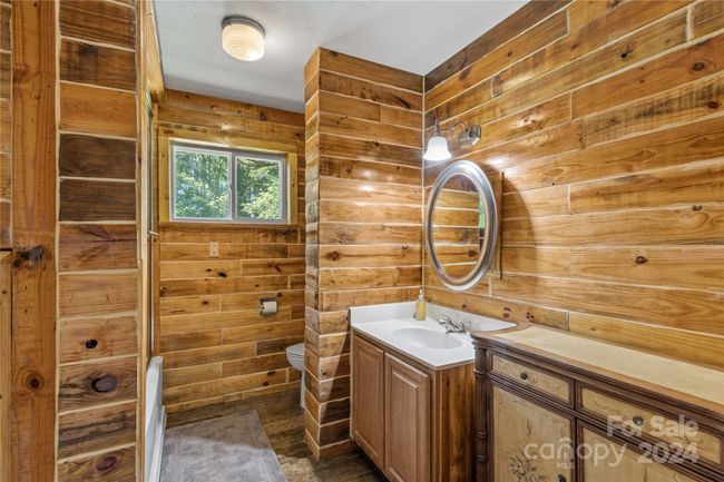 bathroom 1 | Image 9