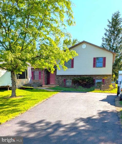 16 Wadsworth Drive, EAST BERLIN, PA, 17316 | Card Image