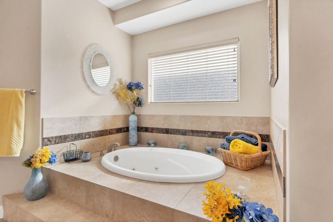 Main bed tub | Image 27