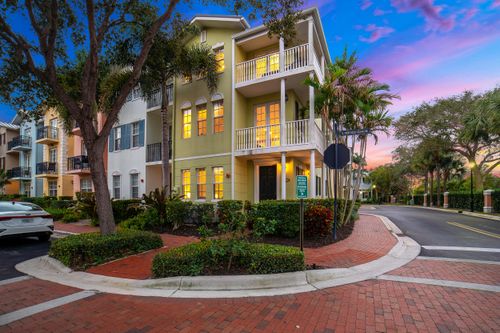 1002 E Heritage Club Cir, Delray Beach, FL, 33483-3482 | Card Image