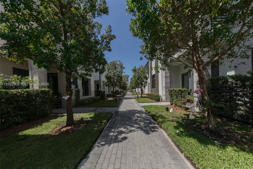 4315 Nw 81st Ct, Doral, FL, 33166-5815 | Card Image