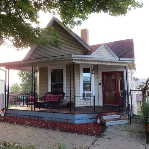 612 Grant St, Dennison, OH, 44621-1330 | Card Image