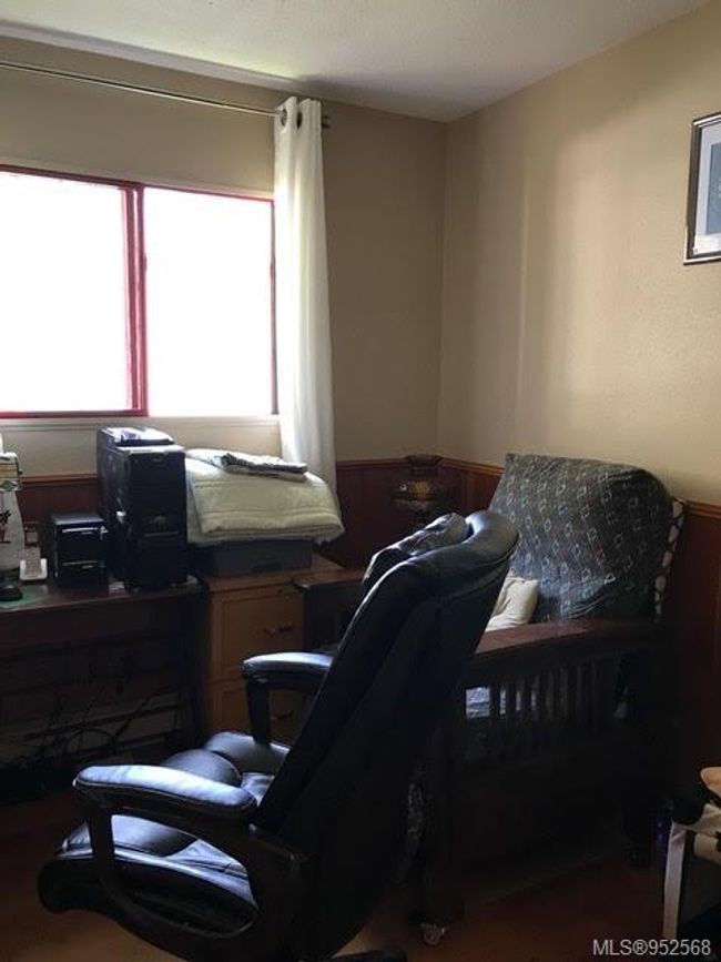 3rd bedroom freshly painted April 2025 | Image 17