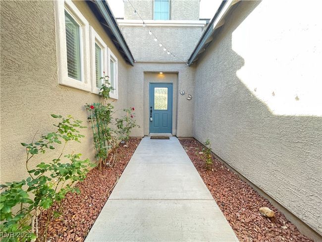 1581 Boundary Peak Way, House other with 5 bedrooms, 3 bathrooms and null parking in Las Vegas NV | Image 4