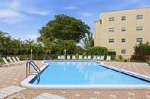 303-1035 Country Club Dr, Margate, FL, 33063-3223 | Card Image