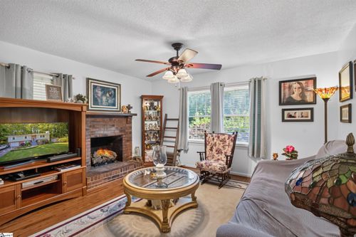104 Laurel Ln, Seneca, SC, 29678-2705 | Card Image