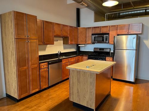 208-160 Fremont St, Worcester, MA, 01603 | Card Image