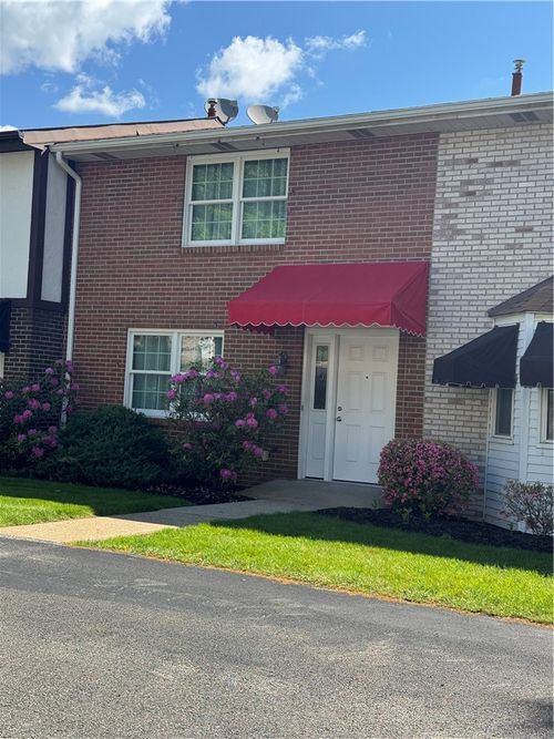 164 Woodstone Ln, New Kensington, PA, 15068-4642 | Card Image