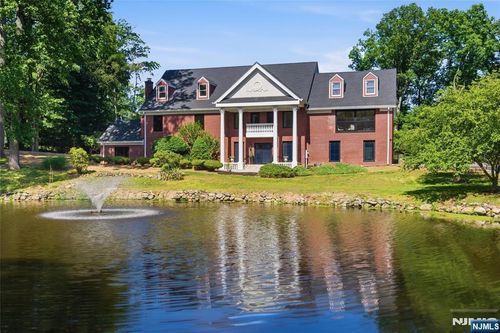 60 Brookside Dr, Upper Saddle River, NJ, 07458-1931 | Card Image