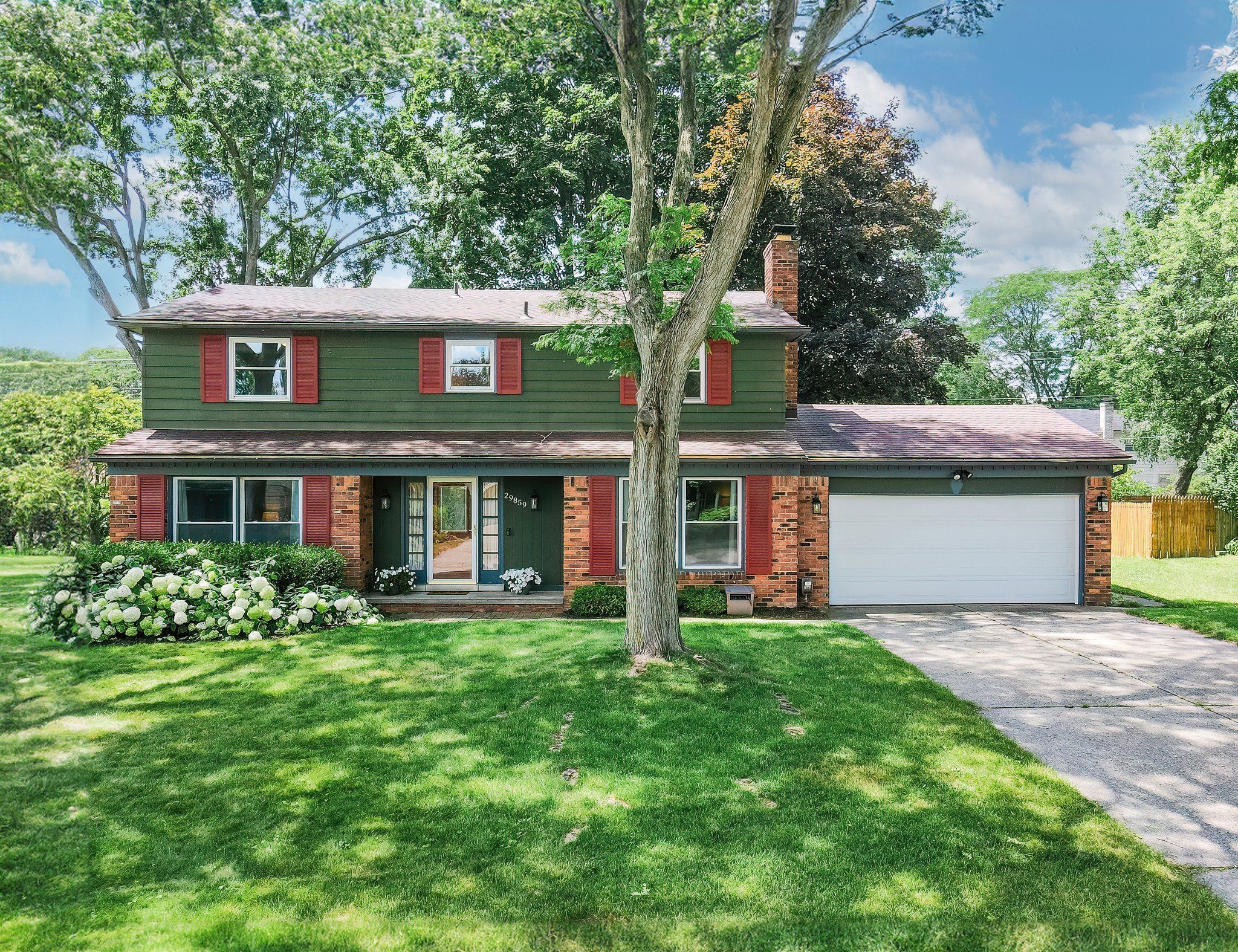 Club House Ln, Farmington Hills, MI 48334