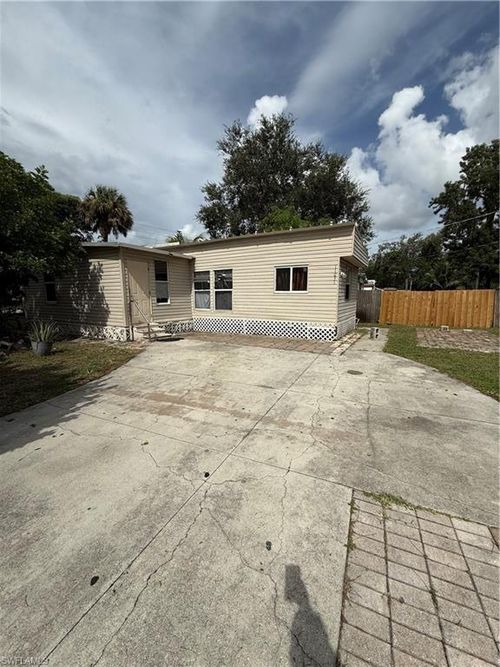 11051 Wagon Trl, BONITA SPRINGS, FL, 34135-5342 | Card Image