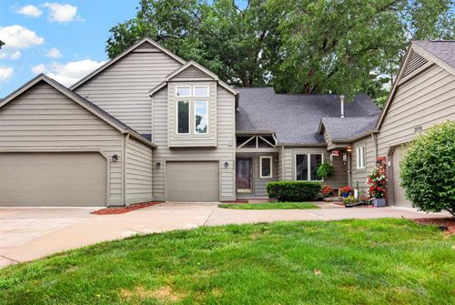 3506 Oak Creek Pl, West Des Moines, IA, 50265-6421 | Card Image