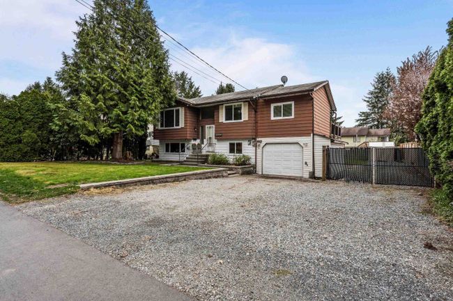 32334 14 Th Avenue, House other with 3 bedrooms, 2 bathrooms and 10 parking in Mission BC | Image 1
