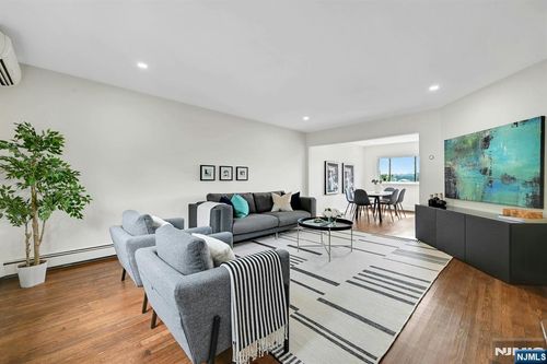 41A Edgewater Place, Edgewater, NJ, 07020 | Card Image