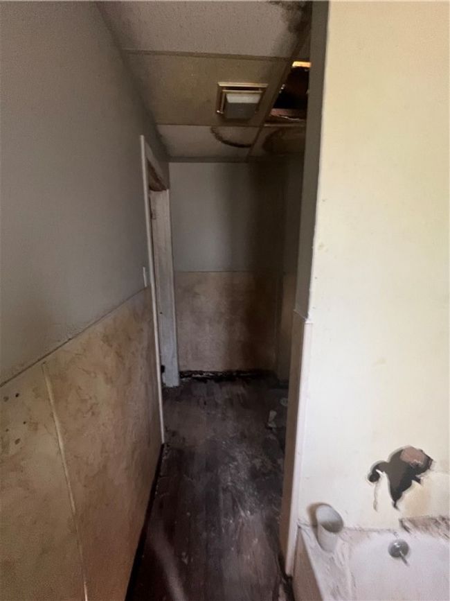 512 Glenn St, House other with 2 bedrooms, 1 bathrooms and null parking in Wilmerding PA | Image 15