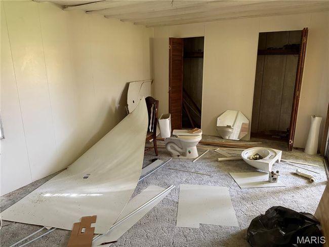 View of bedroom | Image 18
