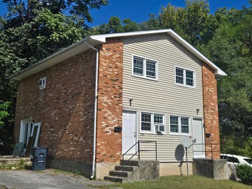703 Suburban Ave Sw, Roanoke, VA, 24015-2542 | Card Image