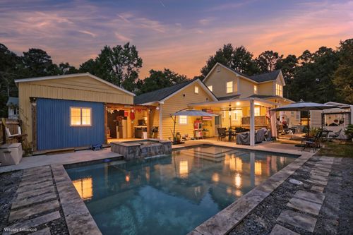 202 W Pine Street, Summerville, SC, 29485 | Card Image