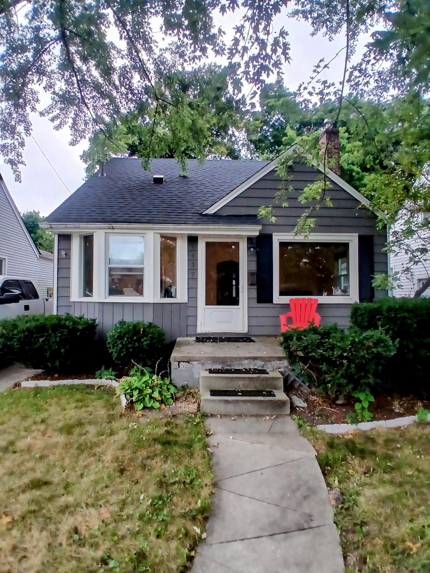 Grove Ave, Royal Oak, MI 48067