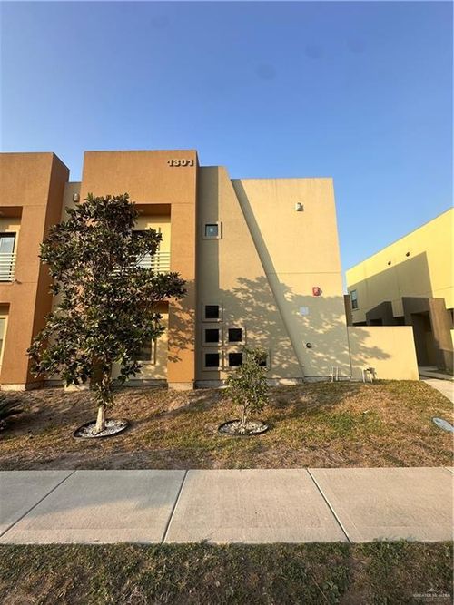 d-1301 E Camellia Avenue, McAllen, TX, 78501 | Card Image