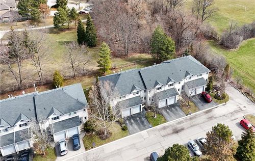 59-2 Royalwood Crt, Stoney Creek, ON, L8E4Z1 | Card Image